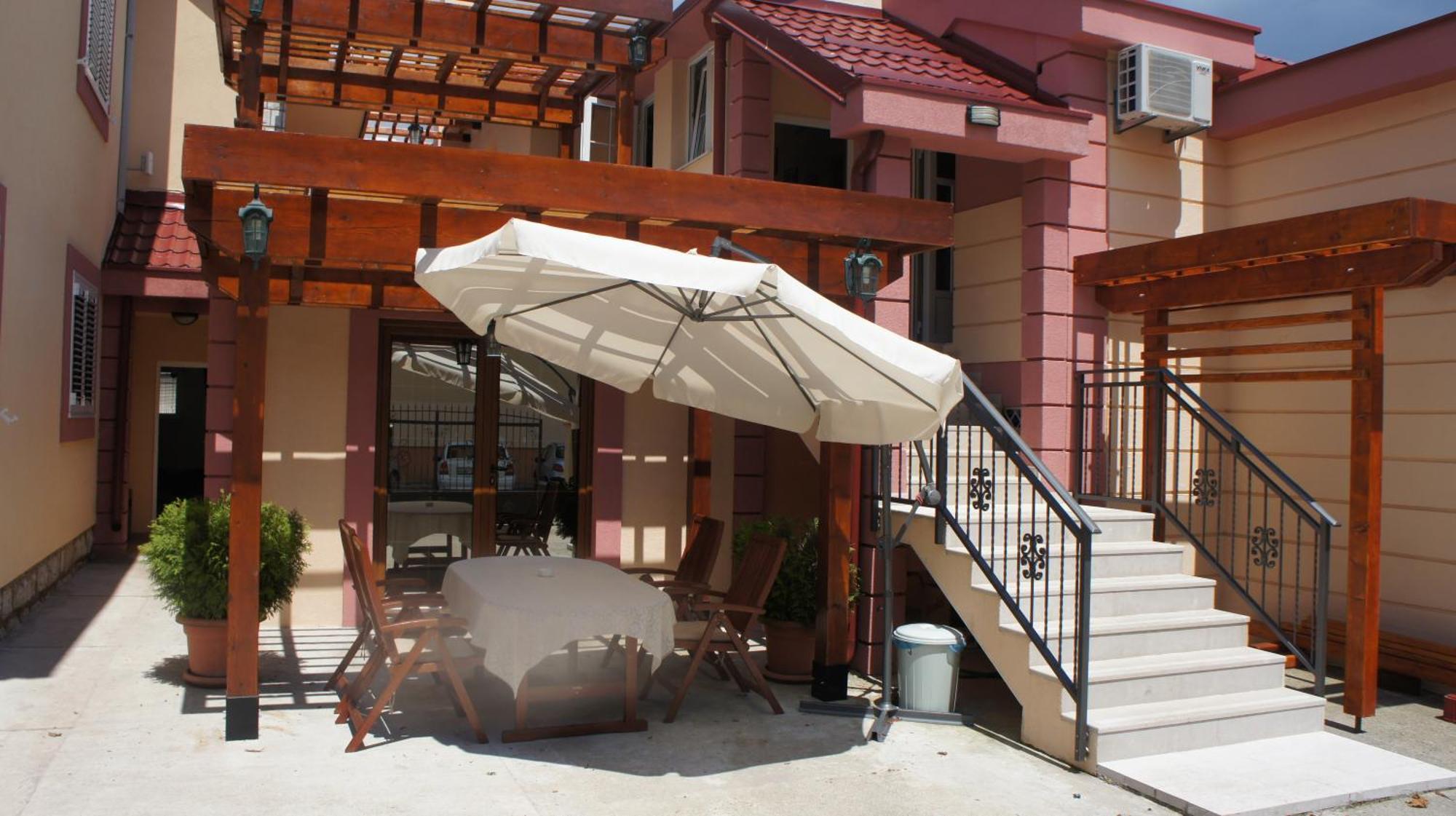Apartments Dragovic Niksic Ngoại thất bức ảnh